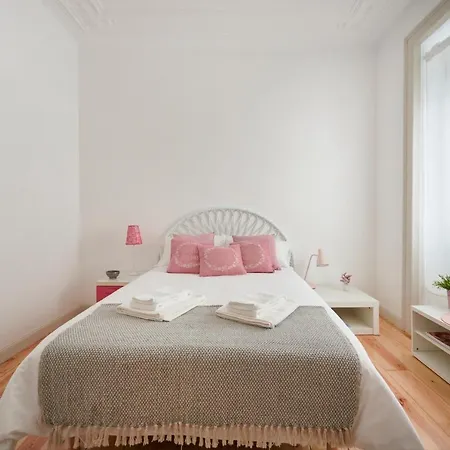 Sunny With Balcony! Apartman Lisboa