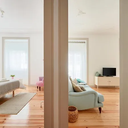 Sunny With Balcony! Apartman *