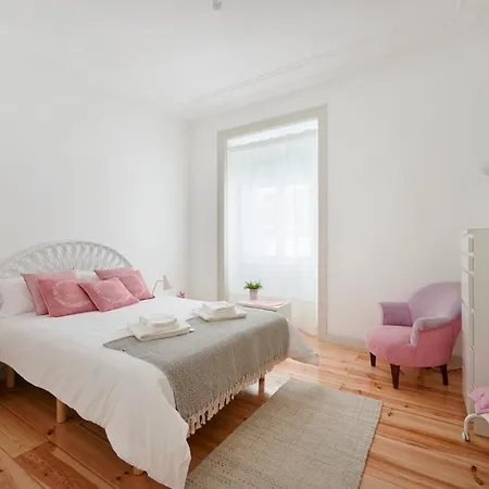 Sunny With Balcony! Apartman *