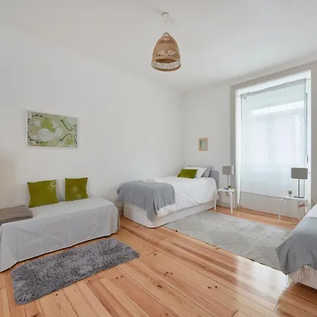 Sunny With Balcony! Apartman