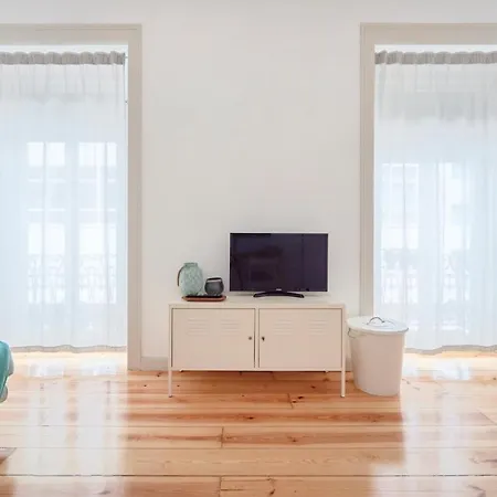Apartment Sunny With Balcony! *