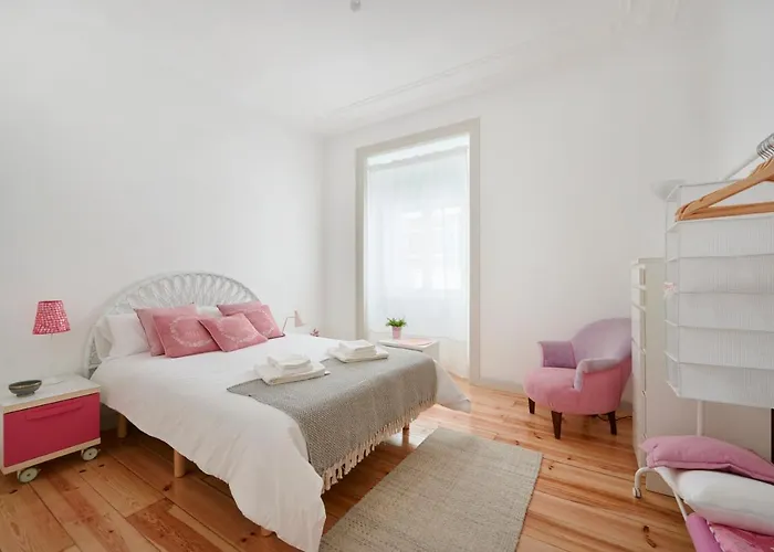 Sunny With Balcony! Apartamento *