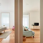 Sunny With Balcony! Apartman *