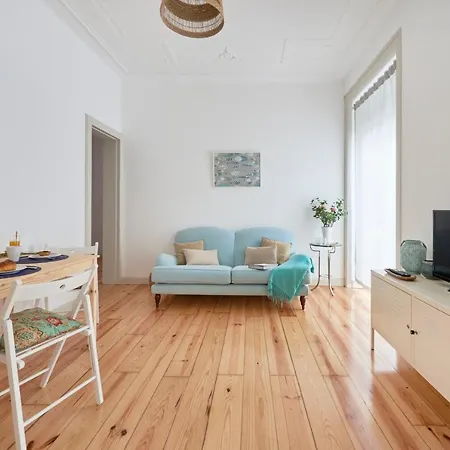 Sunny With Balcony! Lisboa