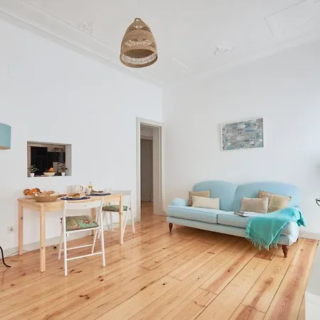 Sunny With Balcony! Apartment Lisbon