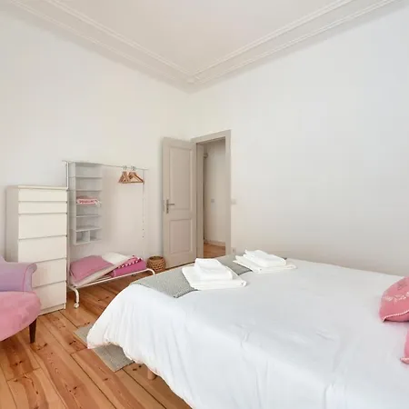 Sunny With Balcony! *