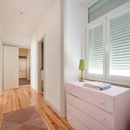 Apartment Sunny With Balcony! Lisbon